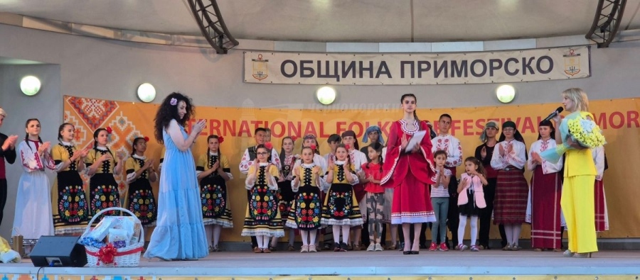Децата на Приморско подариха танцов спектакъл