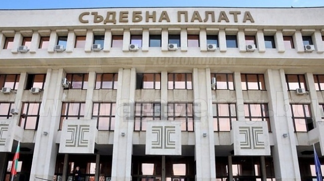 Румънец, опитал да прекара 61 кг. марихуана, удари греда в съда