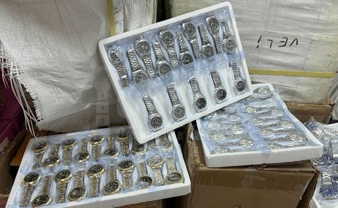 Митничари откриха 17 000 часовници-ментета в контейнер от Китай