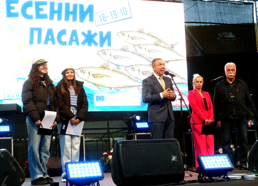 Дванадесетото издание на фестивала „Есенни пасажи“ в Несебър отбеляза рекорден интерес