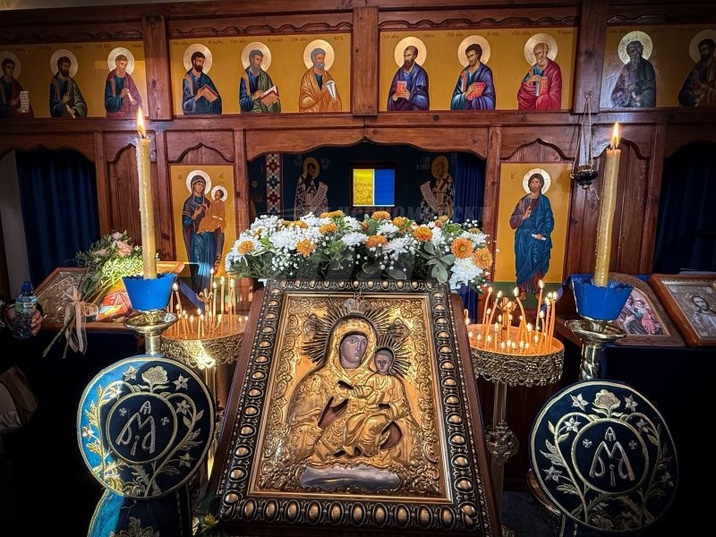 Молитвена вечер в храм „Св. Богородица“ събра вярващи в руенското село Ръжица