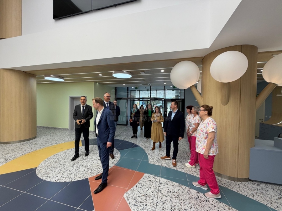 Ръководството на ЕИБ се впечатли от Детската болница в Бургас