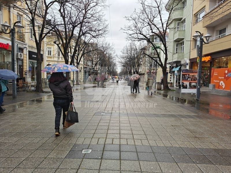 Валежи и гръмотевици по Черноморието, температури до 22°