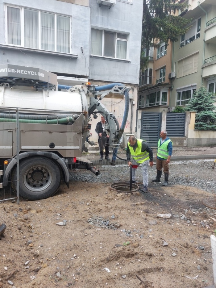 ВиК Бургас отстрани аварията на ул. „Оборище“