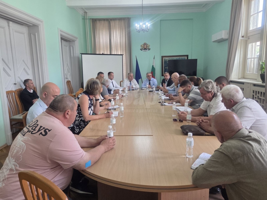 До 10 юли подновяват ремонта на пътя Росен – Отманли – Веселие – Ясна поляна